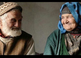 Kendini sevmek mi? Her şeyin üstünde görmek mi?