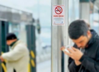 Otobüse binmeden önce körüklenen sigaralar..