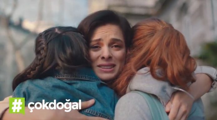 Özge Özpirinçci, gerçekten çok doğal..
