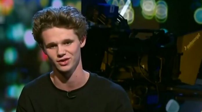 Bu çocuk 17 yaşında böyleyse, bir de geleceğini düşünün..