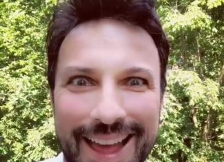 Tarkan,bir horoz ve bugün bayramdı falan..