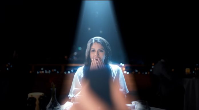 Eee şekerim? Senin adam sana ne almış göster bakalım..