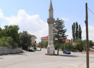 Namaz da adam seçer…
