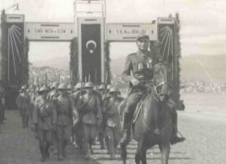 İzmir’in kurtuluşu, kutlu ve mutlu olsun tamam da..