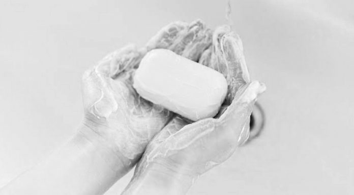 Elden kayan şeyler / Diyalog