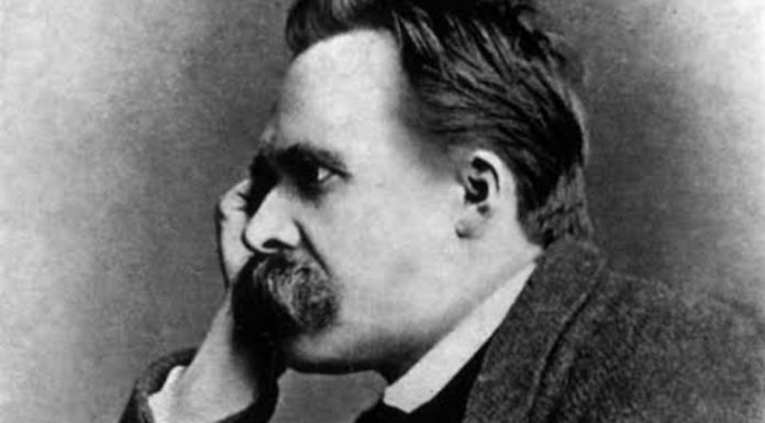 Canavarla canavar olmak / Friedrich Nietzsche